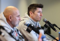 开云体育在线-包含莱万多夫斯基迎来十赛季出色发挥，中国队观众热烈欢呼！的词条-开云体育在线